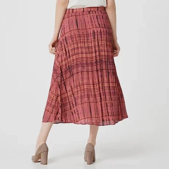 Lisa Rinna size 1X Red Black Abstract Print Soft Flowy Side Zip Midi Skirt - Picture 2 of 11